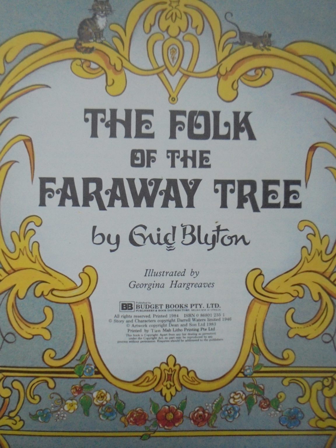 The Folk of the Faraway Tree By Enid Blyton. De-Luxe Edition illustrated by Georgina Hargreaves.