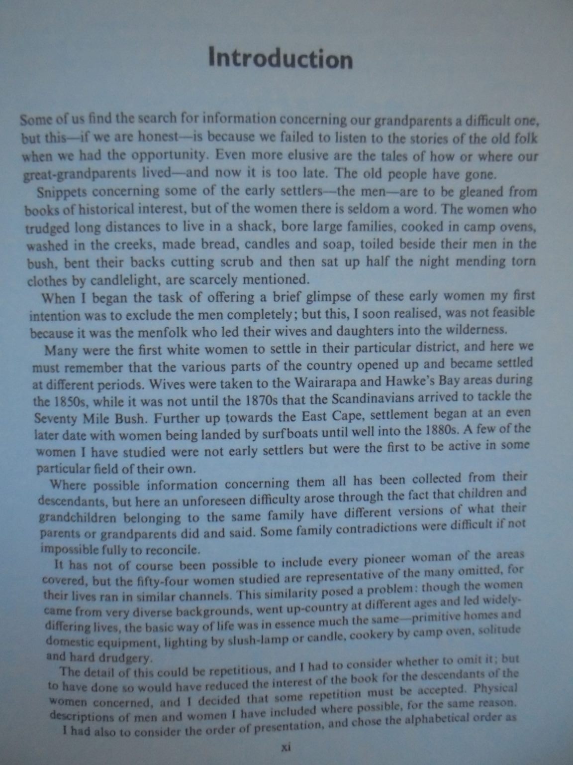 Petticoat Pioneers. Book 1 & 3 : South & North Island women of the colonial era. By Barbara Harper