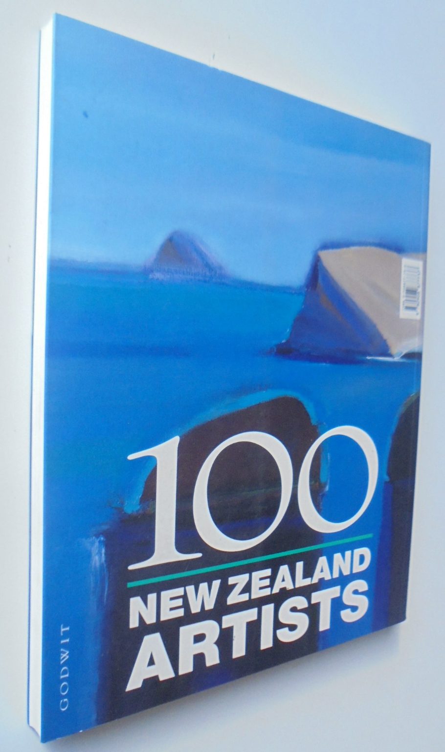 100 New Zealand Paintings. By Warwick Brown