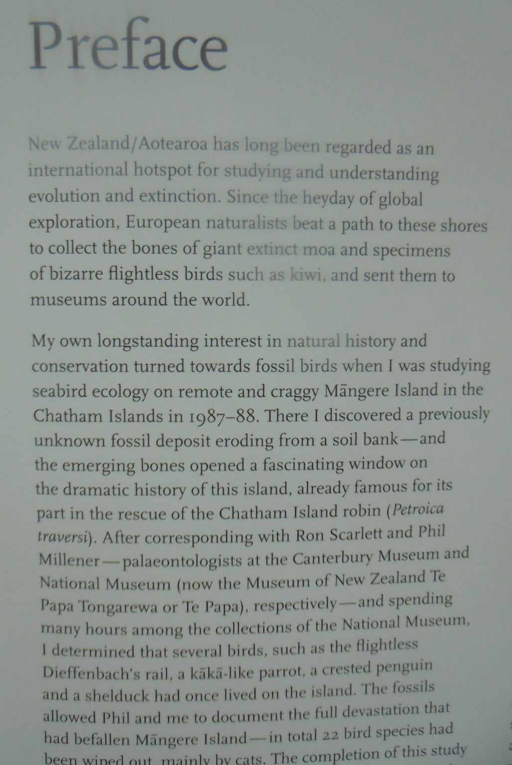 Extinct Birds of New Zealand. By Alan Tennyson and Paul Martinson. SCARCE