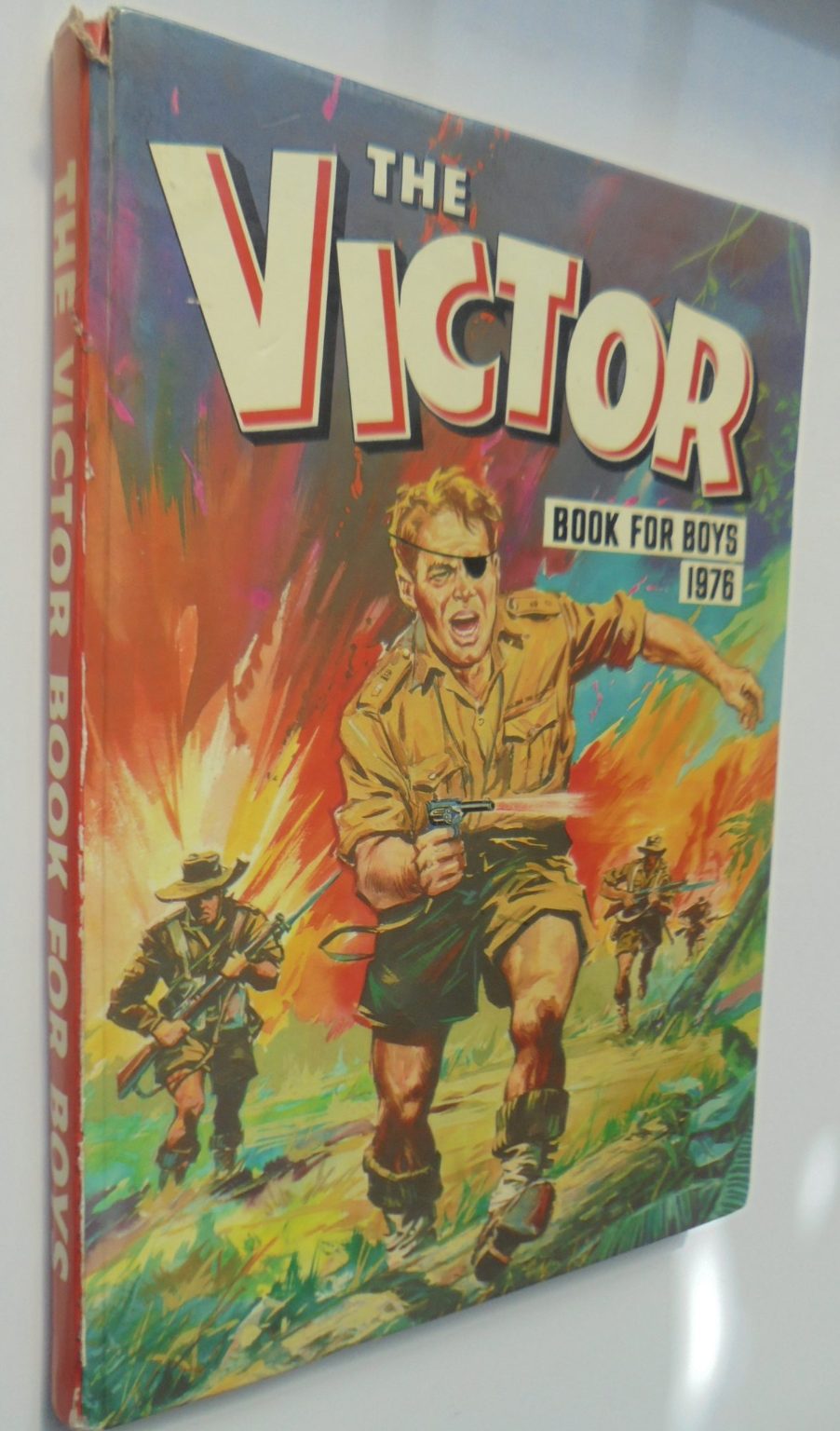 The Victor Book For Boys 1976. By D.C Thomson