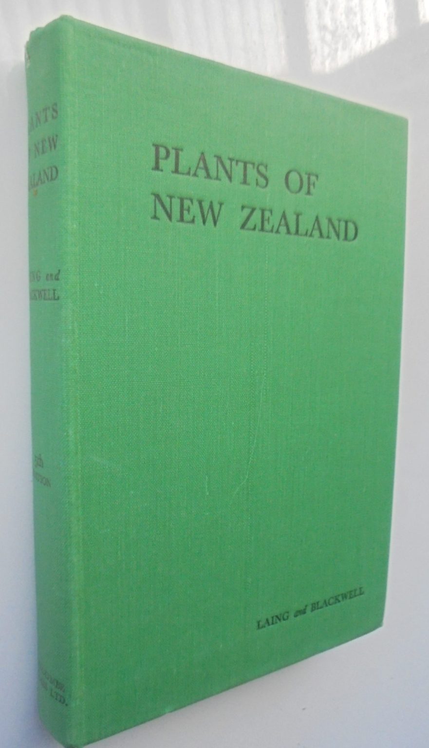 Plants of New Zealand by Laing and Blackwell. 5th edition.