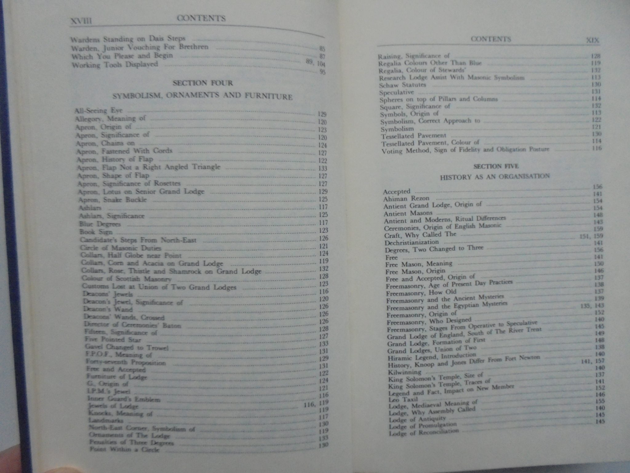 Masters and Past Masters Lodge No. 130 Questions and Answers The Questions and Answers Dealt with in the Transactions of the Master' and Past Masters' Lodge by R Hepburn.