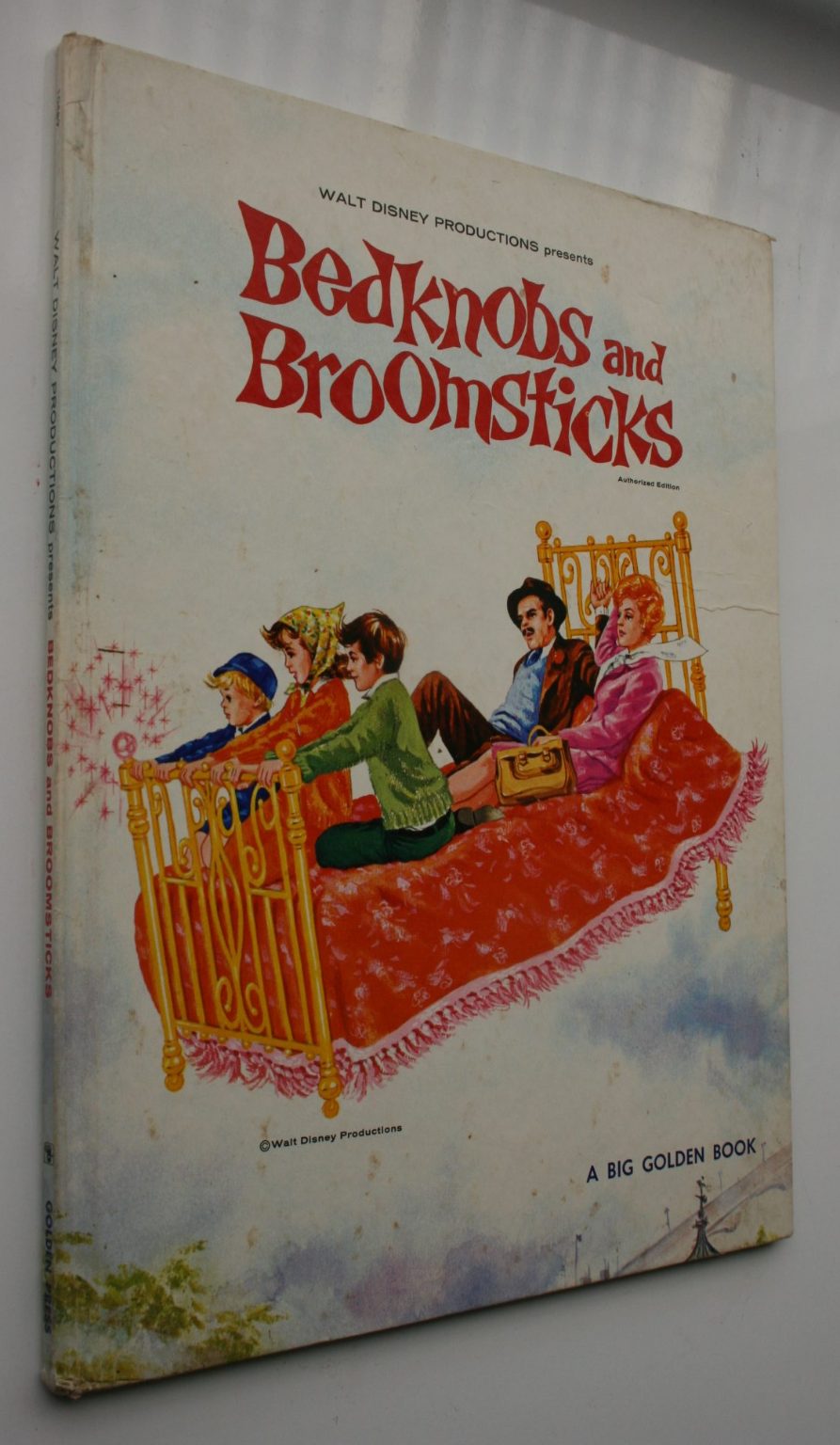 Walt Disney Productions Presents: Bedknobs and Broomsticks. A Big Golden Book. Authorised edition.