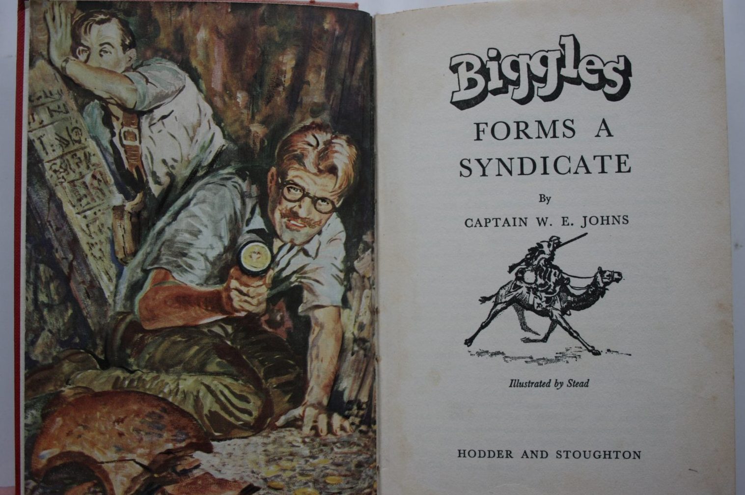 Biggles Forms a Syndicate. 1961 First Edtion. by Captain W.E. Johns.