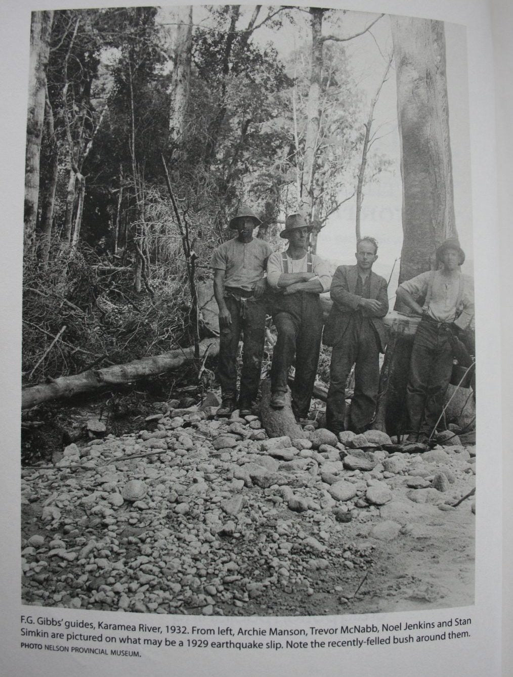 Lost Gold The 100-year Search for the Gold Reef of Northwest Nelson. By Paul Bensemann.