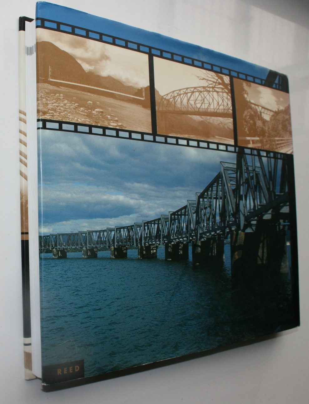 Bridging the gap: Early bridges in New Zealand, 1830-1939