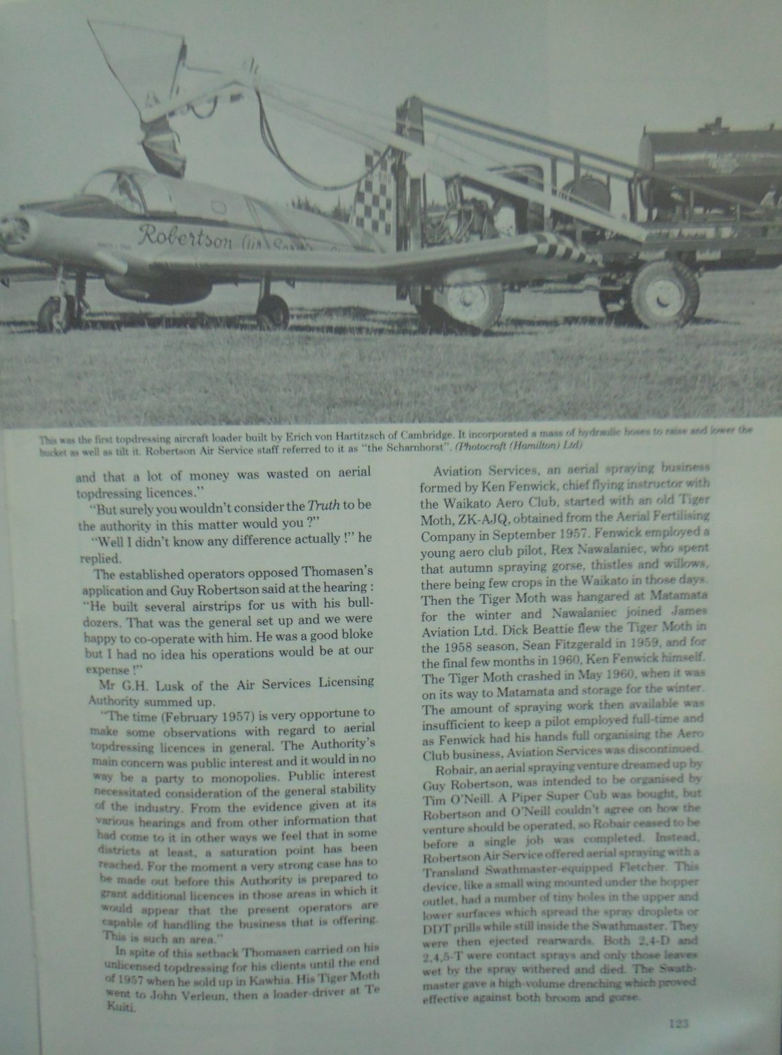 The Topdressers. 1983 FIRST EDITION. By Janic Geelen.