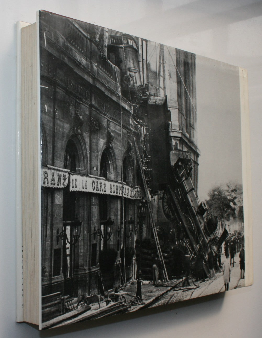 The Man Who Photographed ­the World Burton Holmes : Travelogues, 1886-1938 By Burton Holmes, edited by Genoa Caldwell