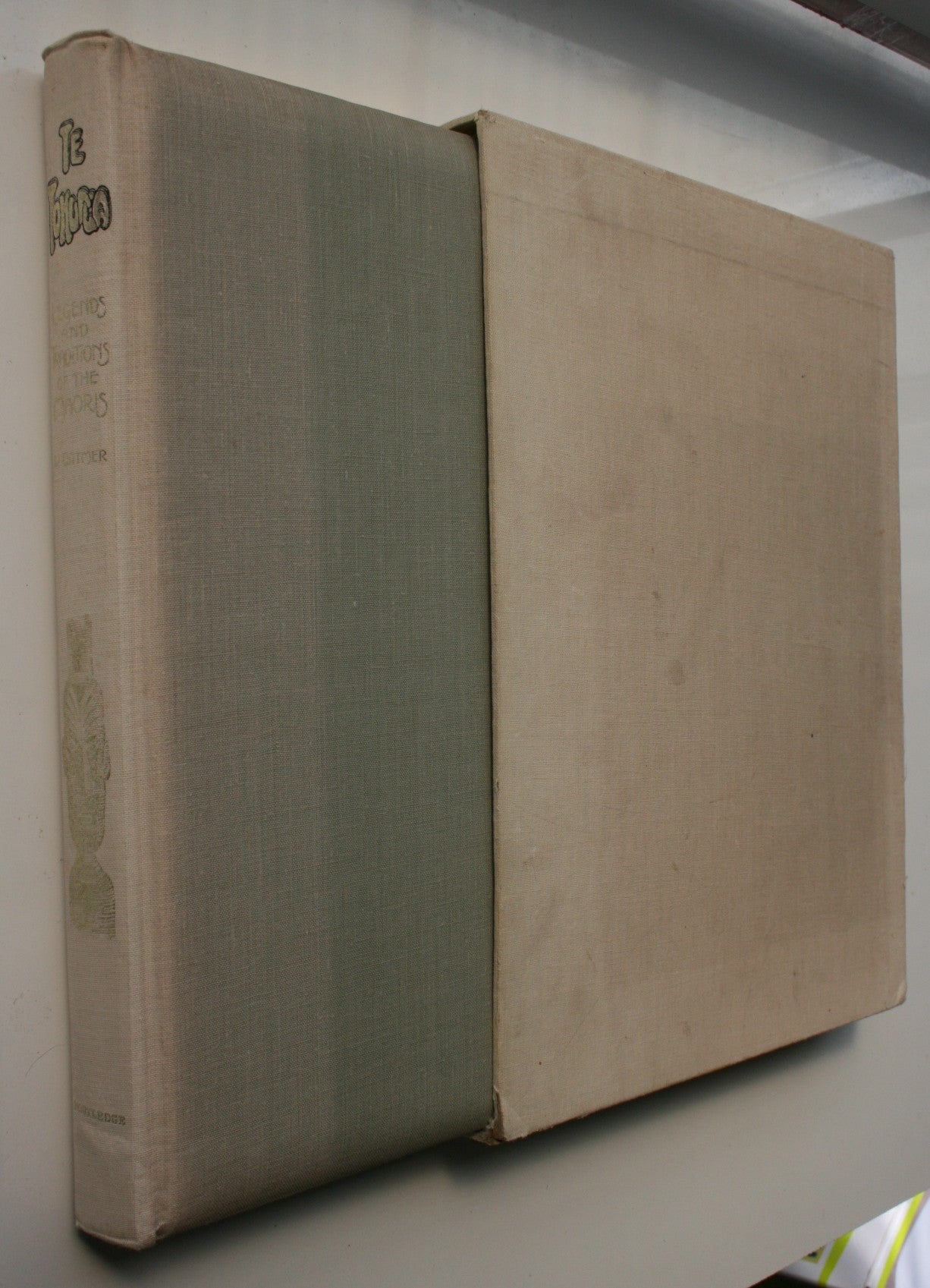 Te Tohunga The Ancient Legends and Traditions of the Maori