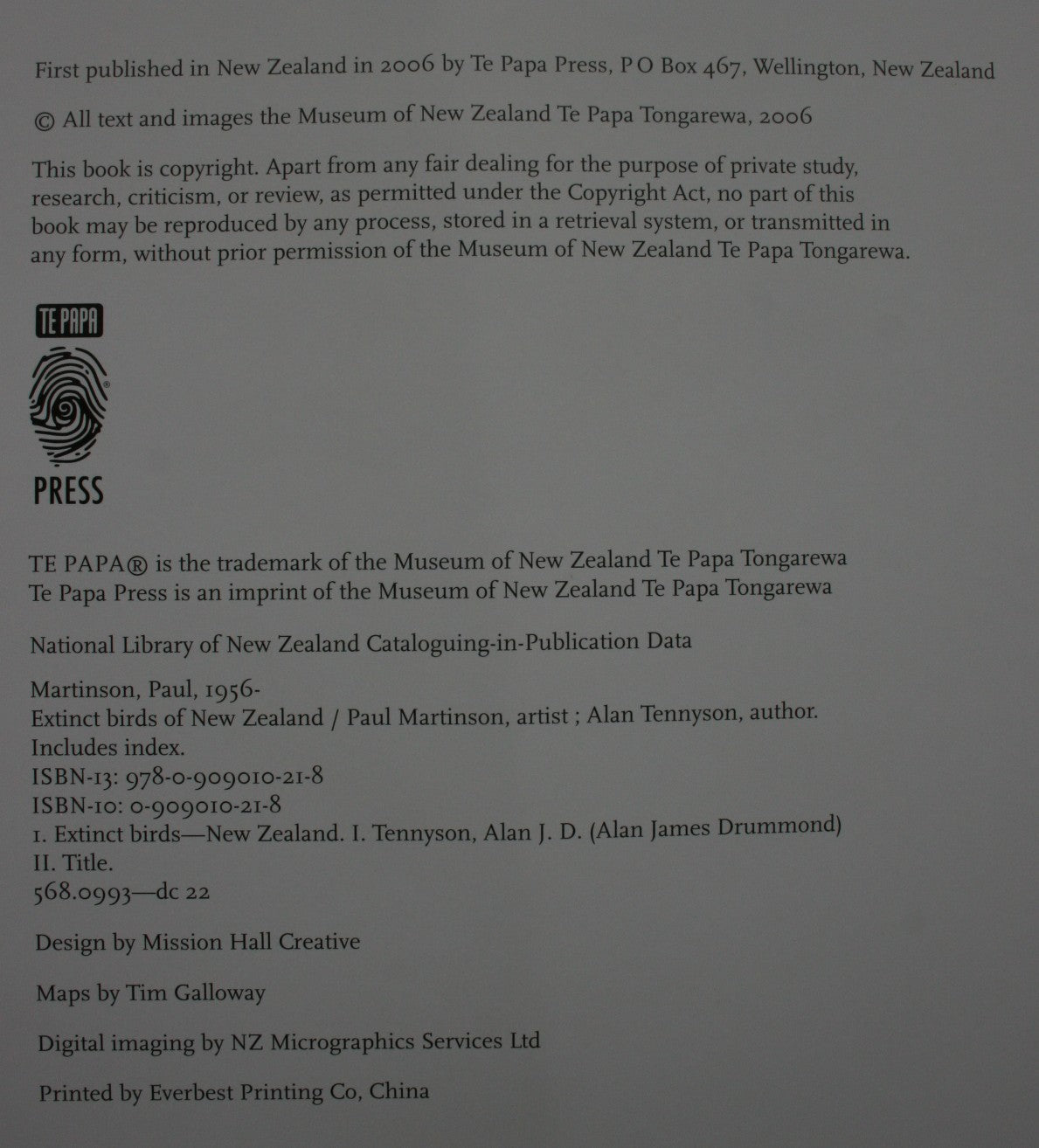 Extinct Birds of New Zealand by Alan Tennyson and Paul Martinson. SCARCE