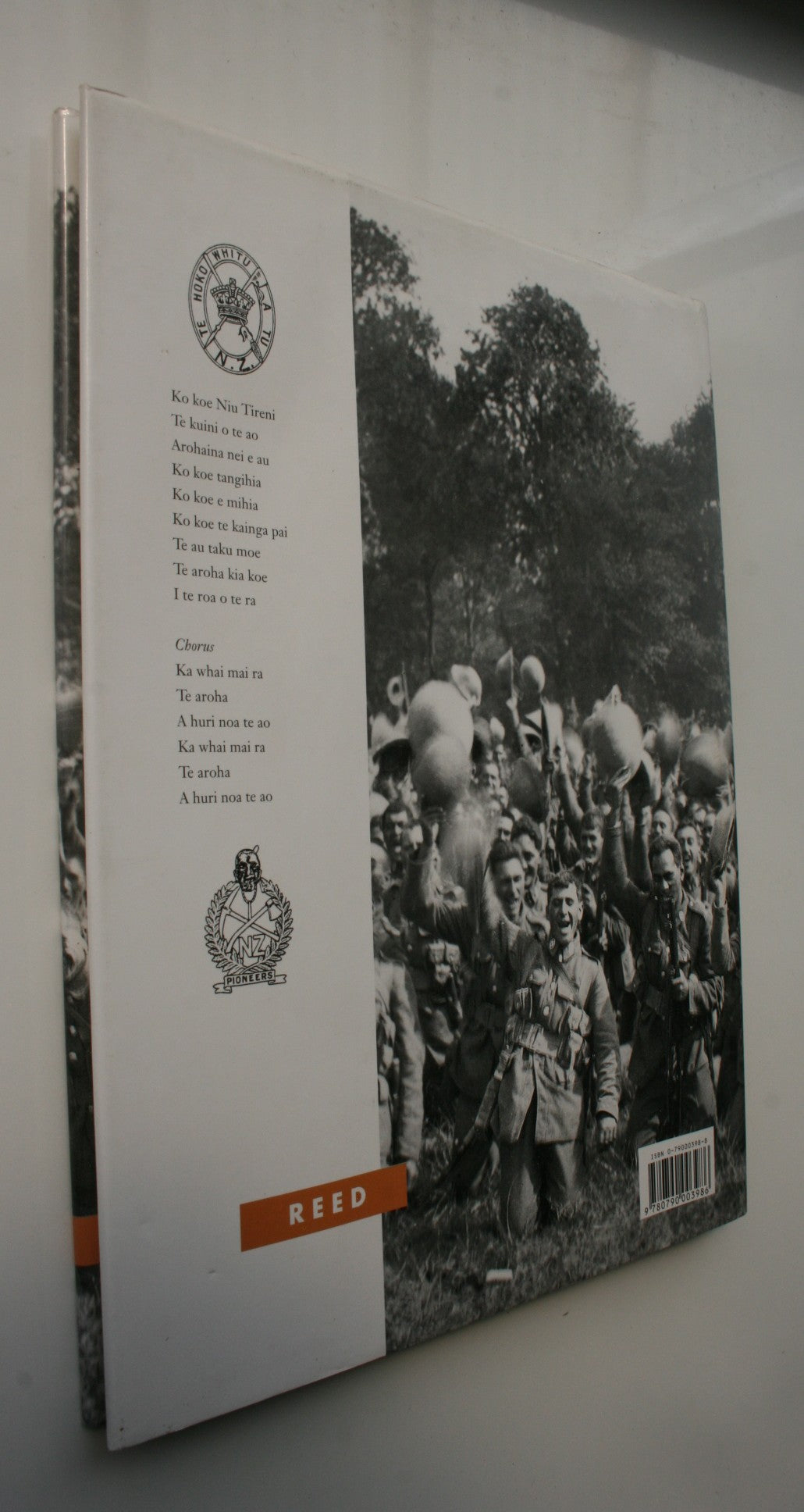 Te Hokowhitu A Tu The Maori Pioneer Battalion in the First World War. HARDBACK