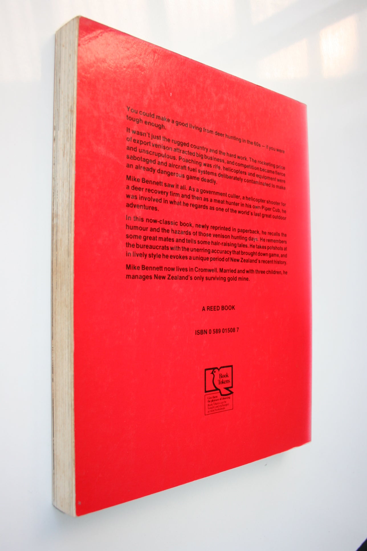 The Venison Hunters. by Mike Bennett