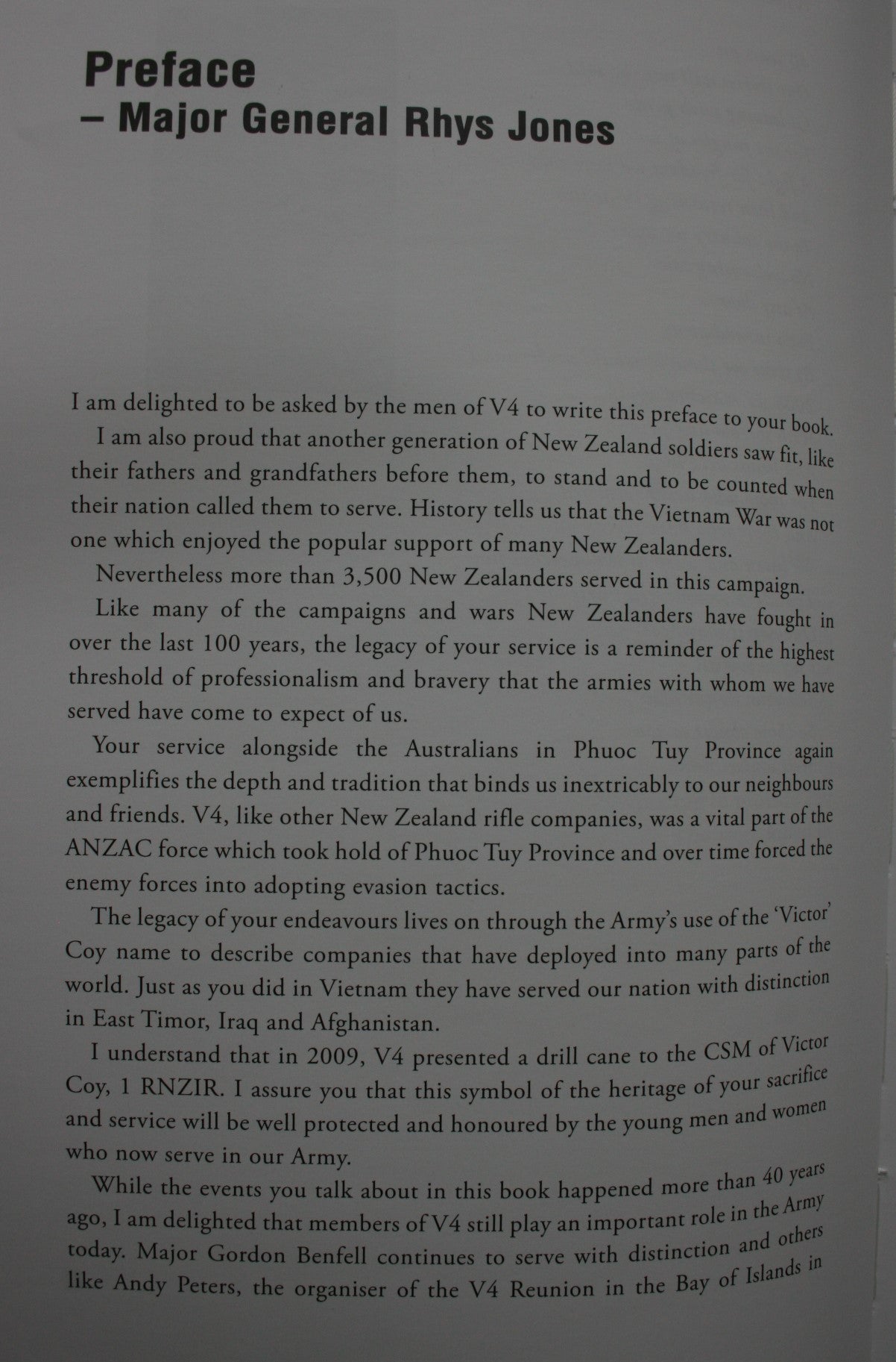 A Soldier's View of the Vietnam War The Story of Victor 4 : V Coy, 6 RAR/NZ (ANZAC) Battalion By Victor 4 Company.