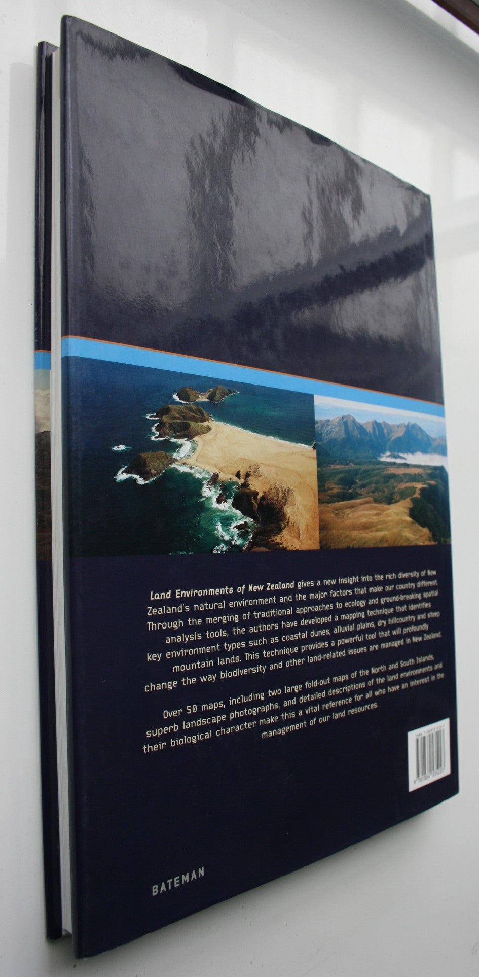 Land Environments of New Zealand Nga Taiao O Aotearoa by John Leathwick.