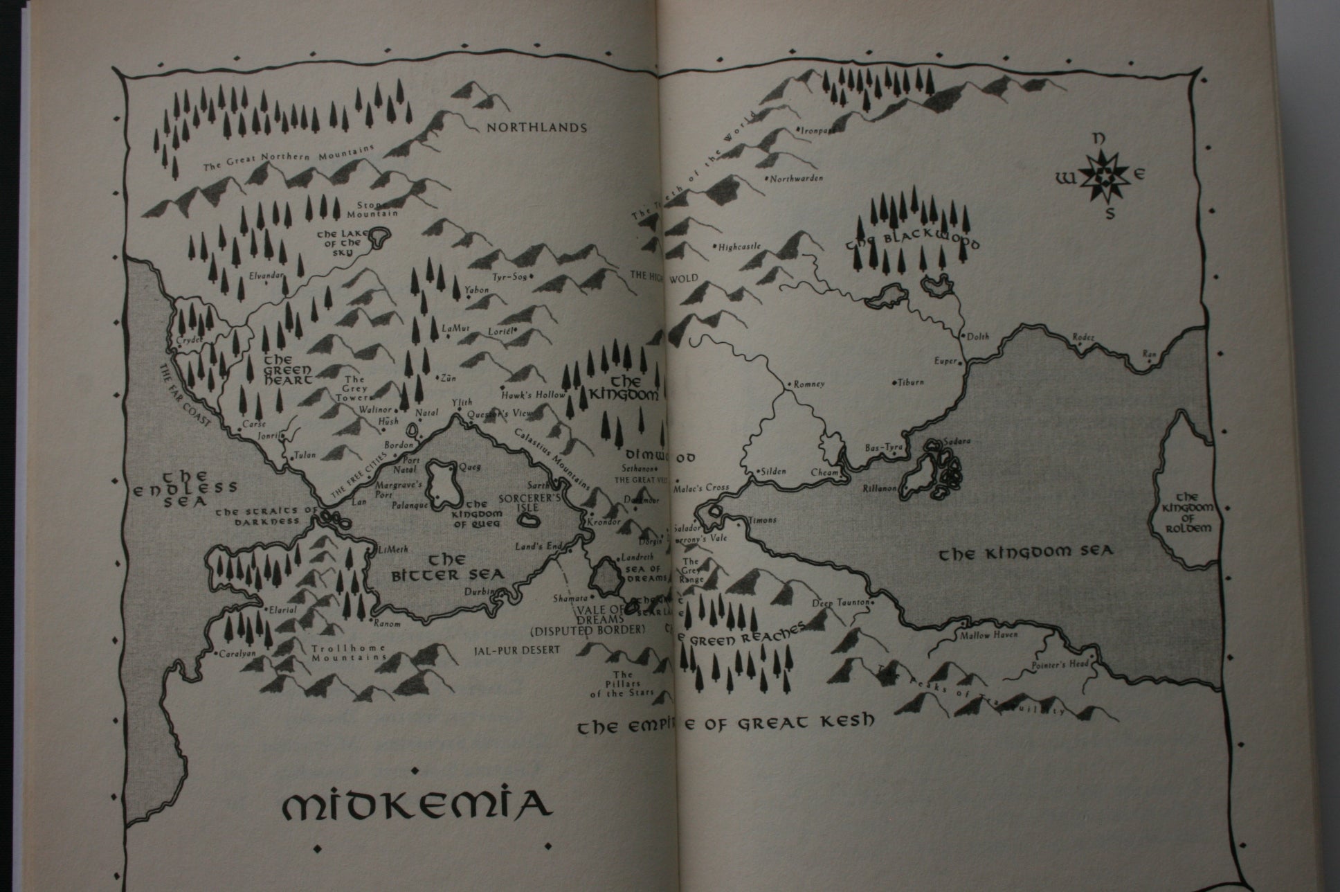 Krondor The Assassins (The Riftwar Legacy, Book 2) By Raymond E. Feist.