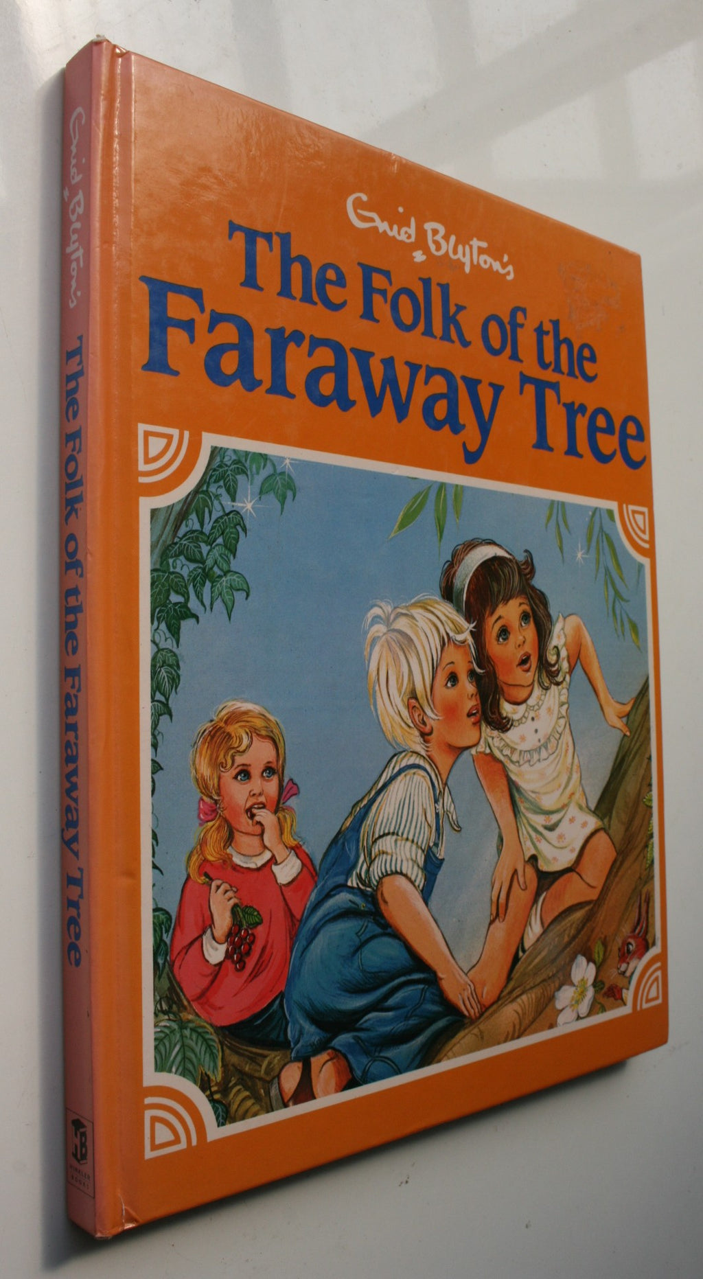 The Folk of the Faraway Tree by Enid Blyton. illustrations by Georgina Hargreaves.
