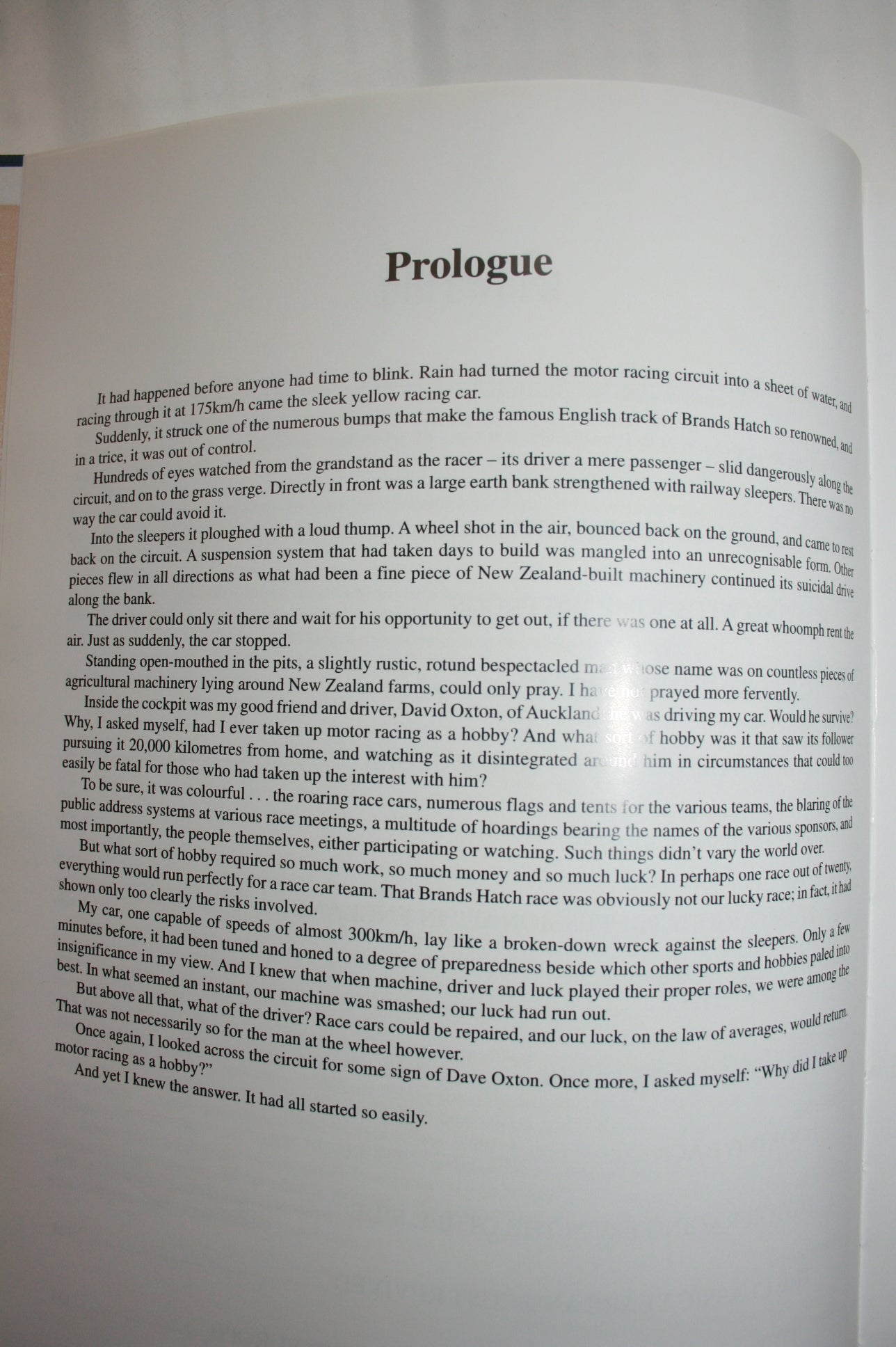 A Classic World & When the Engine Roars. By George Begg. – Phoenix Books NZ