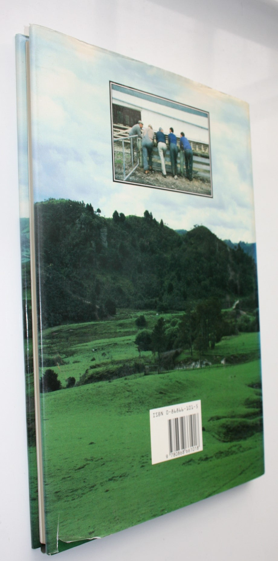 People, places &amp; paddocks. by Gordon, John; Conrad Sims (photographs)