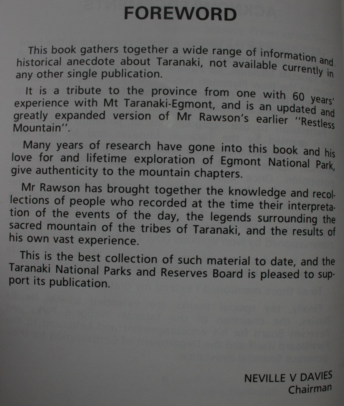 The Gliding Peak : More Tales of Old Taranaki by David Rawson.