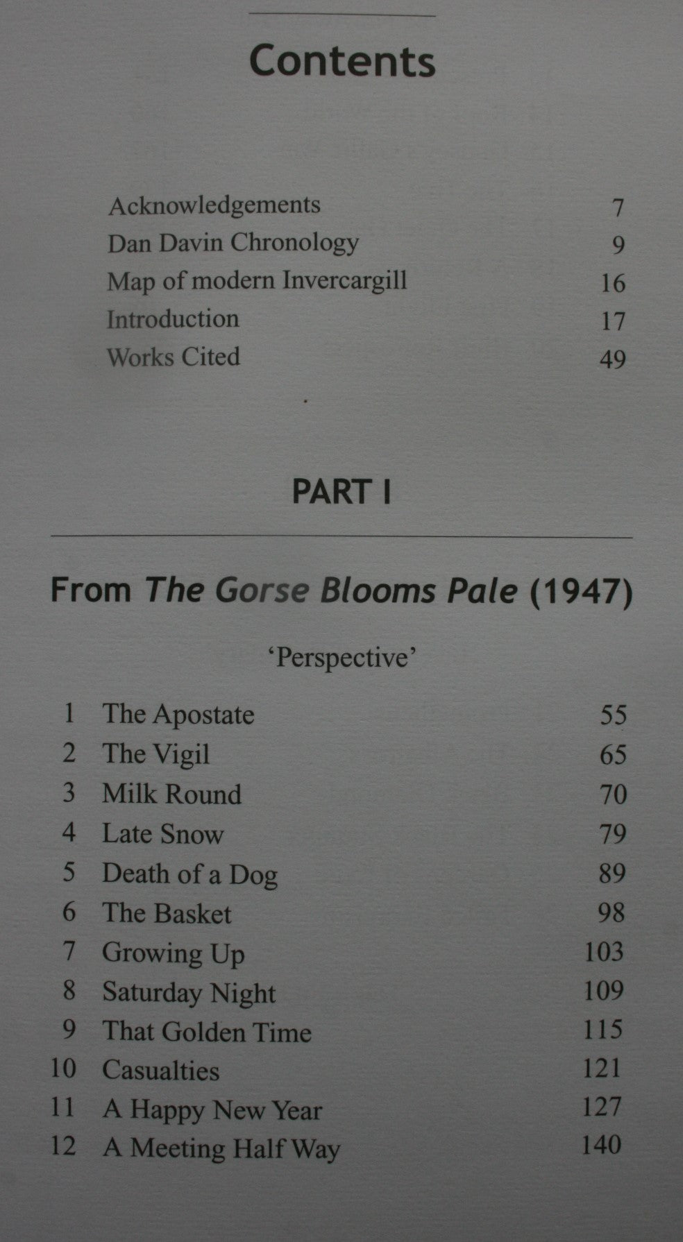 The Gorse Blooms Pale Dan Davin's Southland Stories By Dan Davin, Janet Wilson (Edited by)