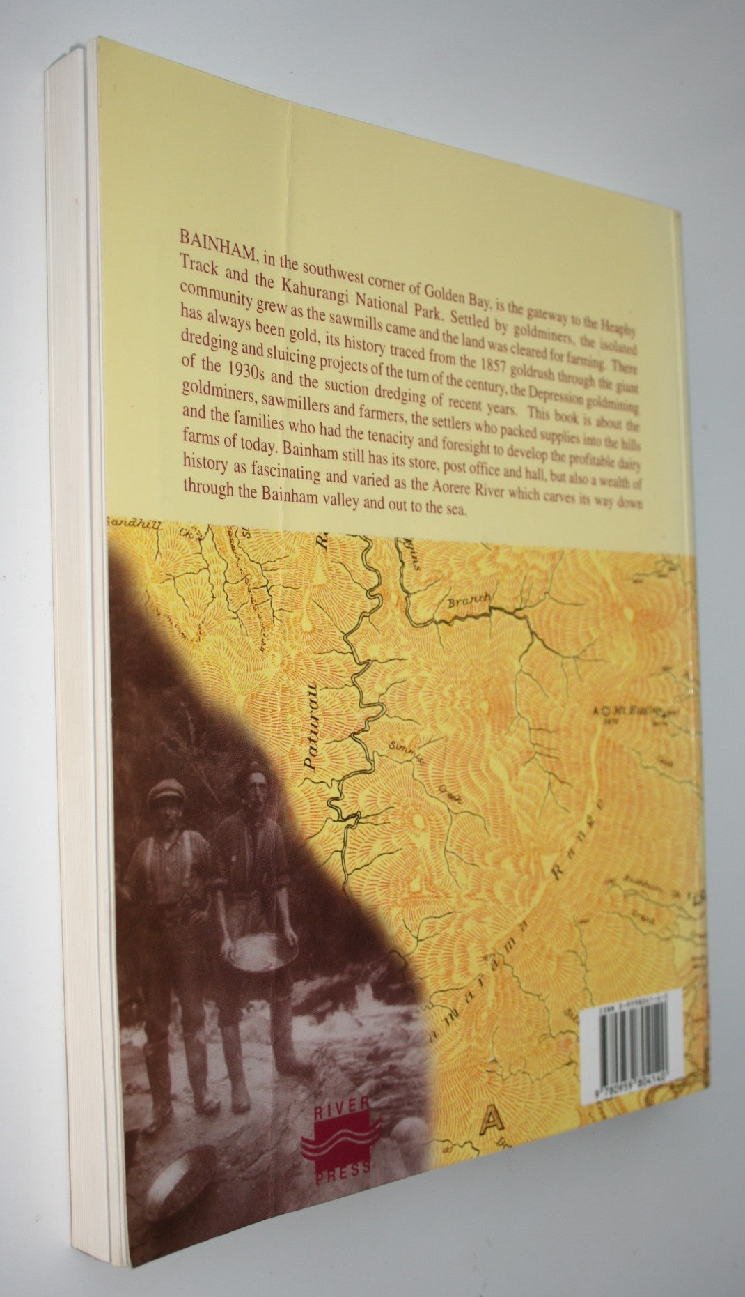 Bainham: A history. SIGNED BY AUTHOR: Carol Dawber.