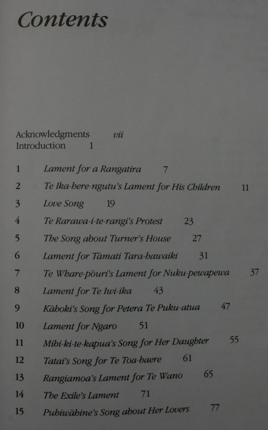 Four Maori books. Tikanga Whakaaro. Maori Language Beginners. Modern Maori : Book 1