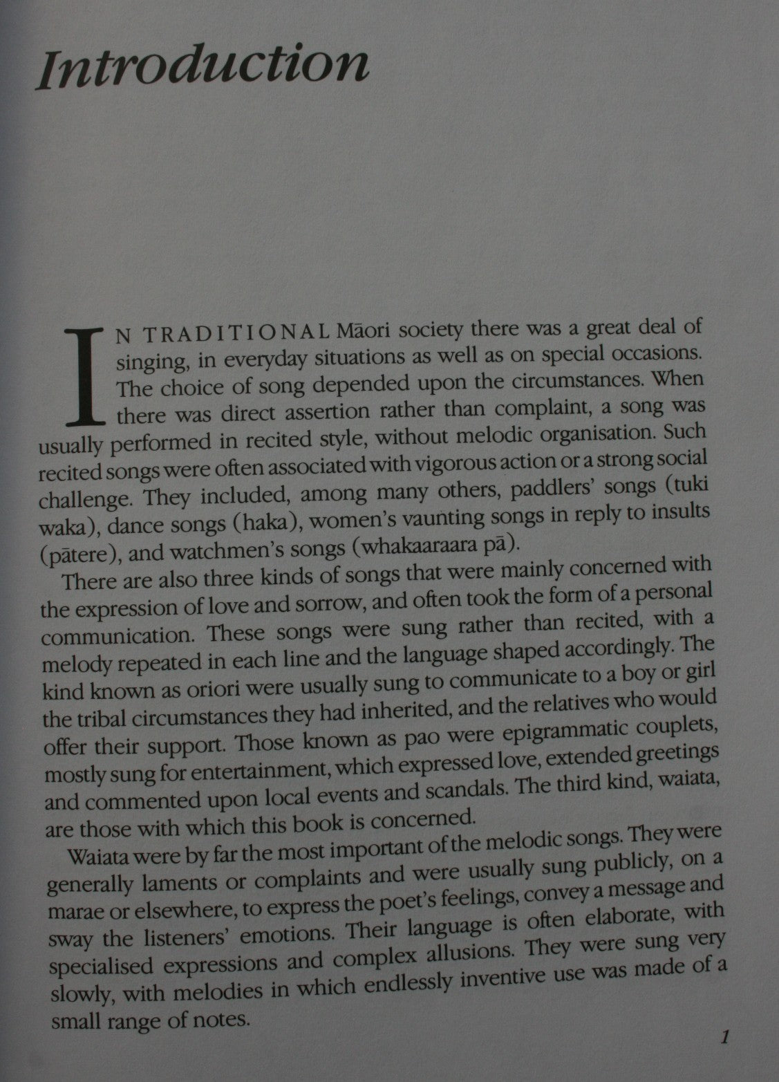 Four Maori books. Tikanga Whakaaro. Maori Language Beginners. Modern Maori : Book 1