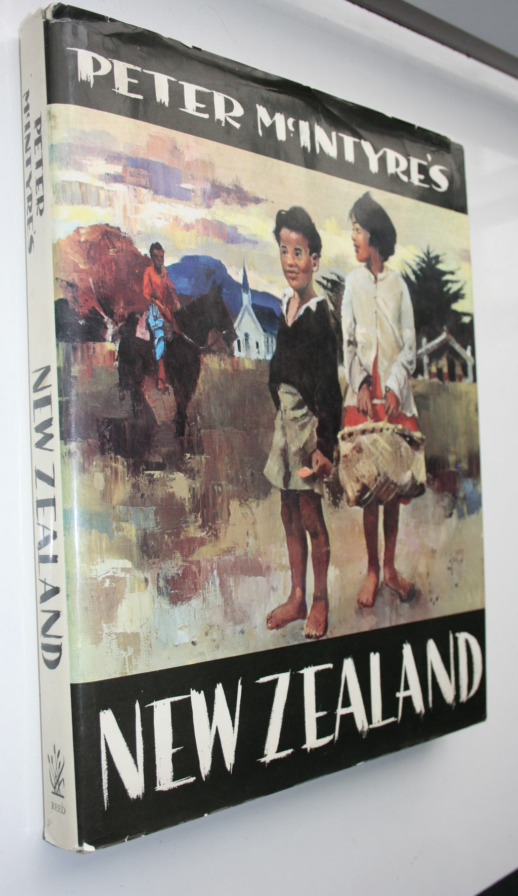 Peter McIntyre's New Zealand BY Peter McIntyre.