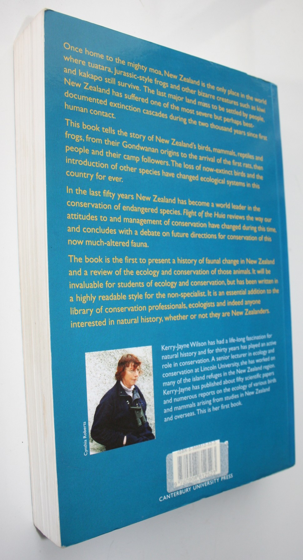 Flight of the Huia Ecology and Conservation of New Zealand's Frogs, Reptiles, Birds and Mammals By Kerry-Jane Wilson.