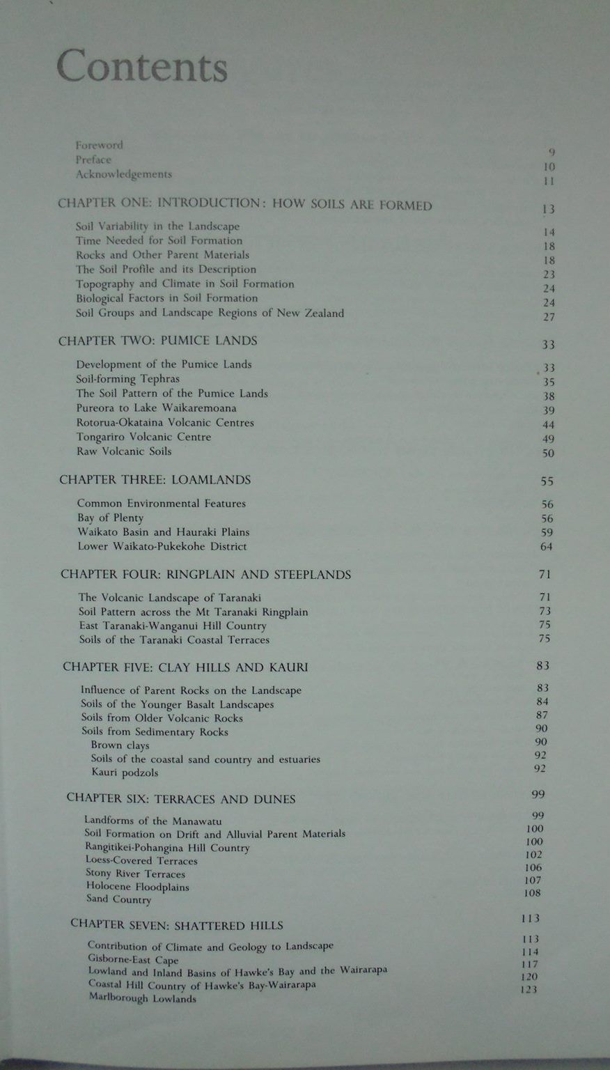 Soils in the New Zealand Landscape the Living Mantle. By Les Molloy