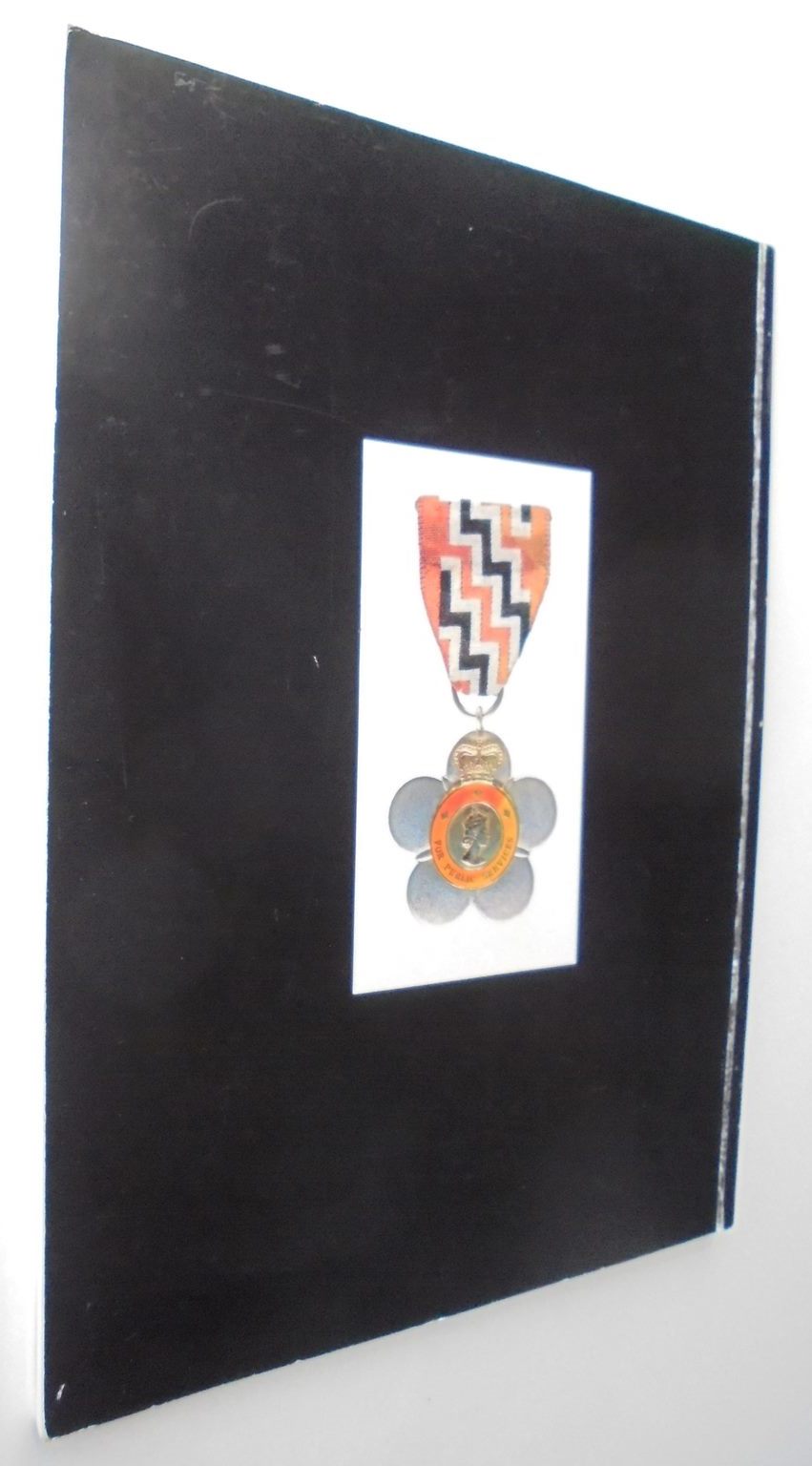 Orders, decorations, and medals awarded to New Zealanders. An illustrated guide