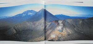 New Zealand from North to South By Gareth Eyres (Illustrated by) and Robyn Langwell