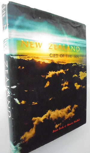 New Zealand: Gift of the Sea. By Brian Brake, Maurice Shadbolt.