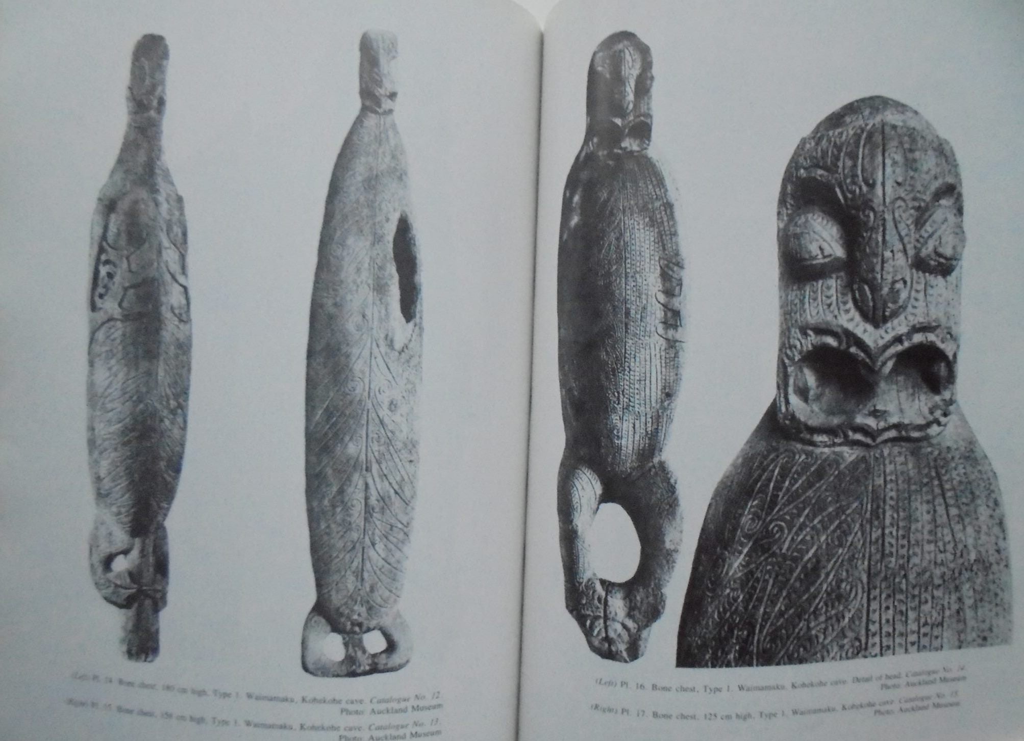 Carved Maori Burial Chests. A Commentary and a Catalogue. Bulletin No. 13. By Aileen Fox.