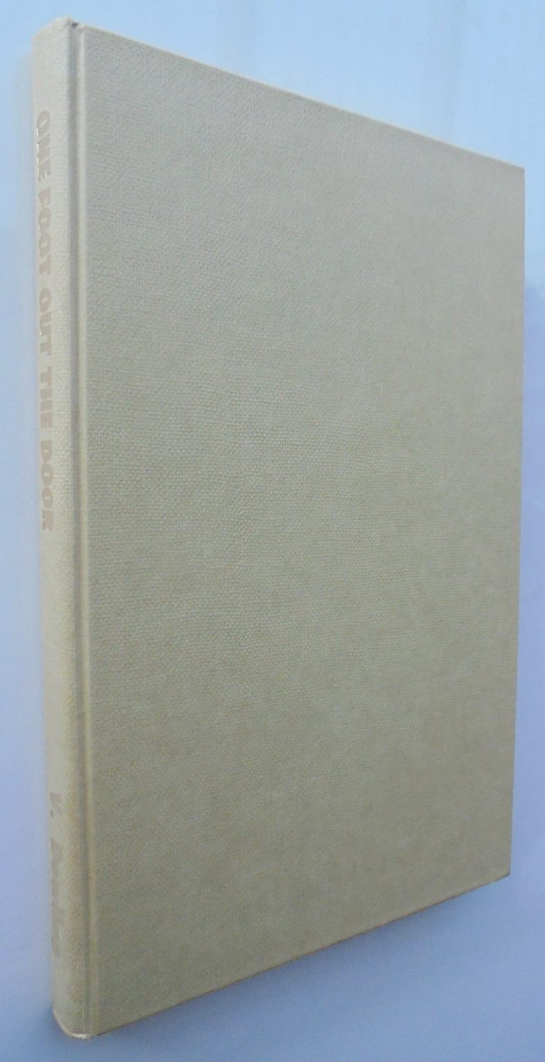 Canterbury 1915-39. One Foot Out the Door by Vivyan Dowling. SCARCE