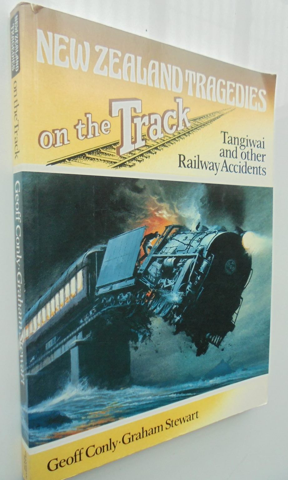 New Zealand tragedies on the track. Tangiwai and other railway accidents.