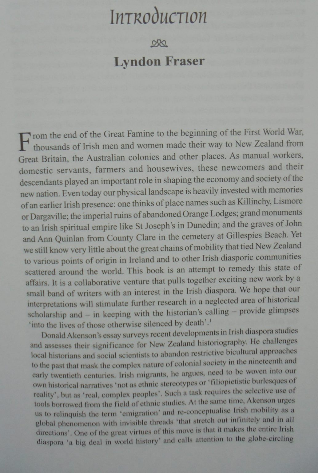 A Distant Shore: Irish Migration & New Zealand Settlement by Fraser, Lyndon