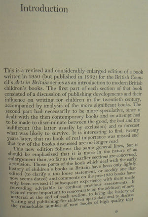 British children's books in the twentieth century by Eyre, Frank