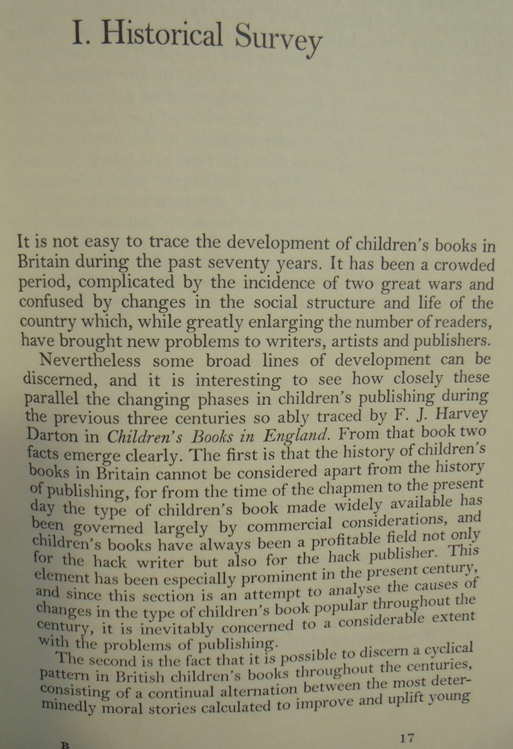 British children's books in the twentieth century by Eyre, Frank