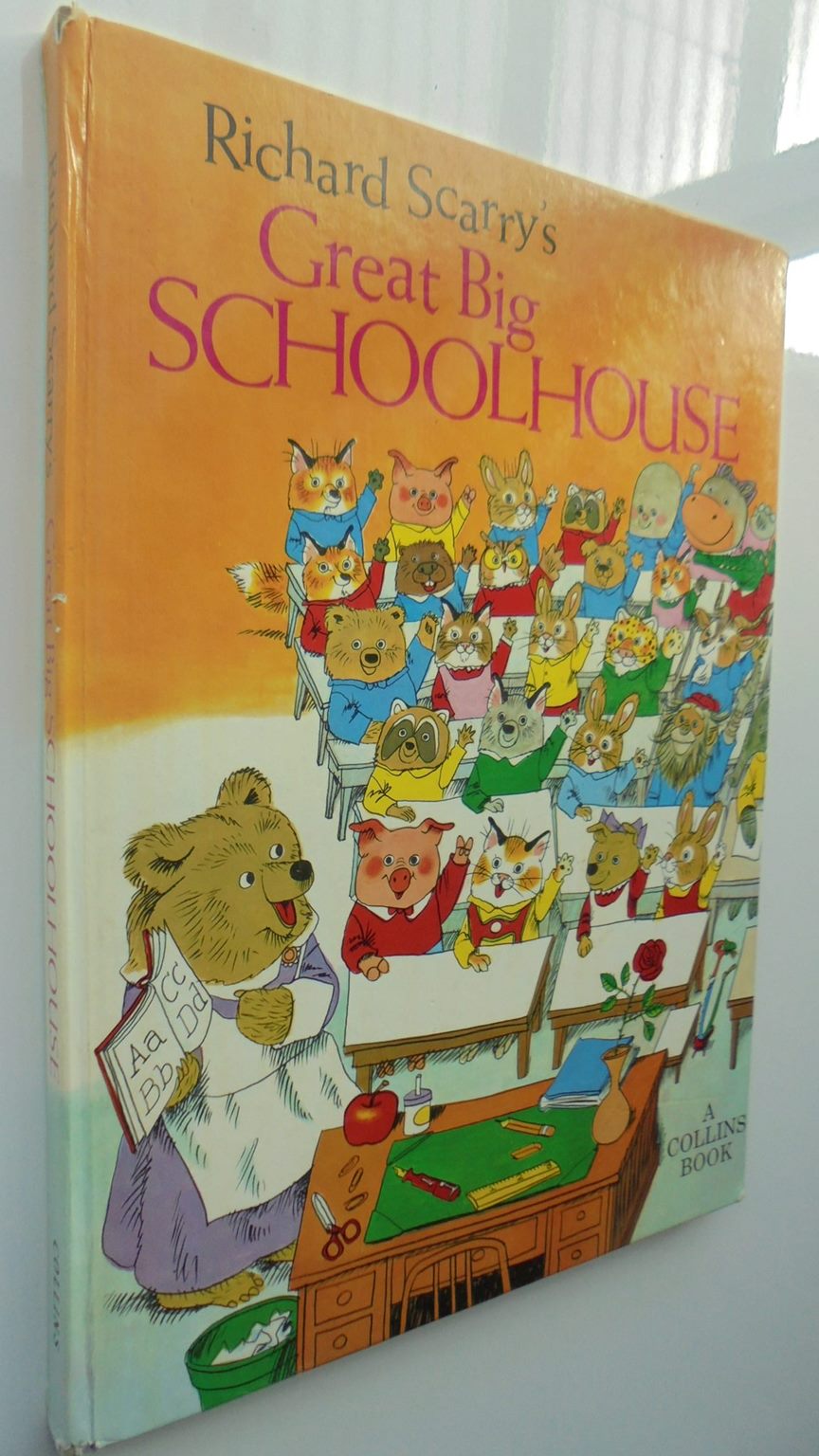 Vintage Richard Scarry 1970's. Nine books