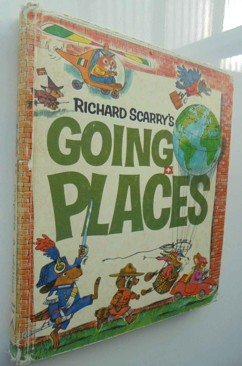 Vintage Richard Scarry 1970's. Nine books