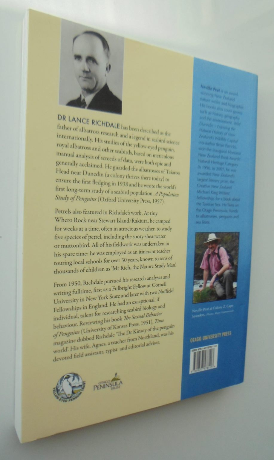 Seabird Genius The Story of L.E. Richdale, the Royal Albatross and the Yellow-Eyed Penguin By Neville Peat.