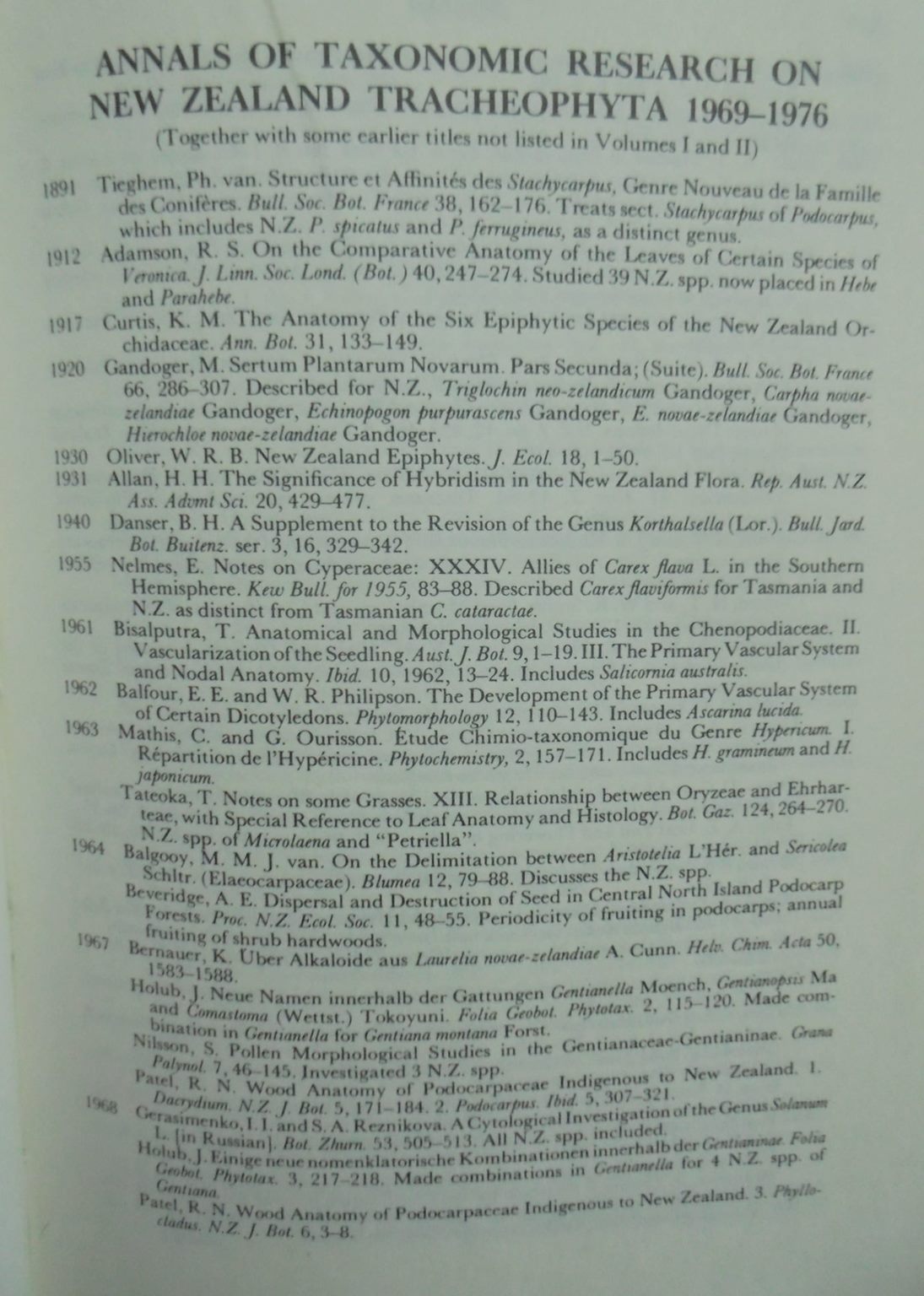 Flora of New Zealand: Volume III: Adventive Cyperaceous, Petalous & Spathaceous Monocotyledons by A J Healy, E. Edgar.